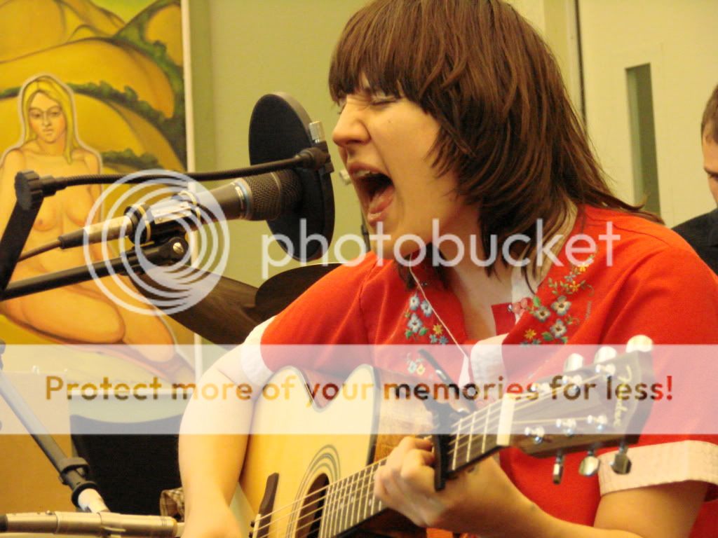 http://i598.photobucket.com/albums/tt62/SmartRockRadio/Off%20Air%20-%2077/Jules-UpClose06-RockFace.jpg