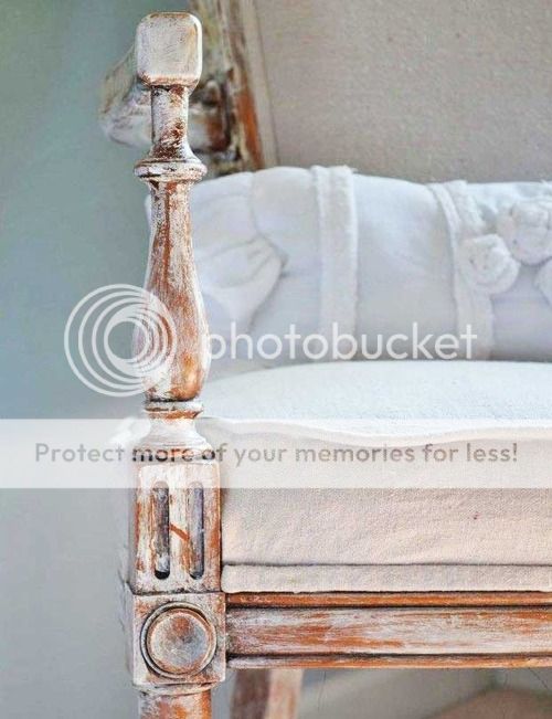 shabby chic-white sofa